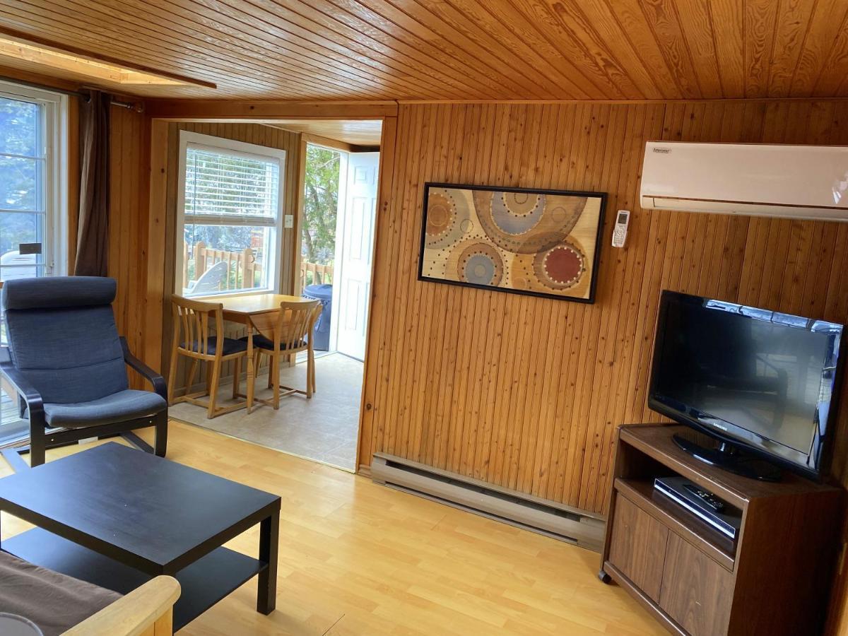 Merland Park Cottages And Motel Пиктън Екстериор снимка
