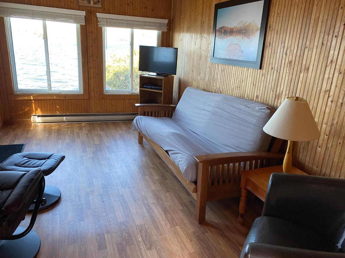 Merland Park Cottages And Motel Пиктън Екстериор снимка
