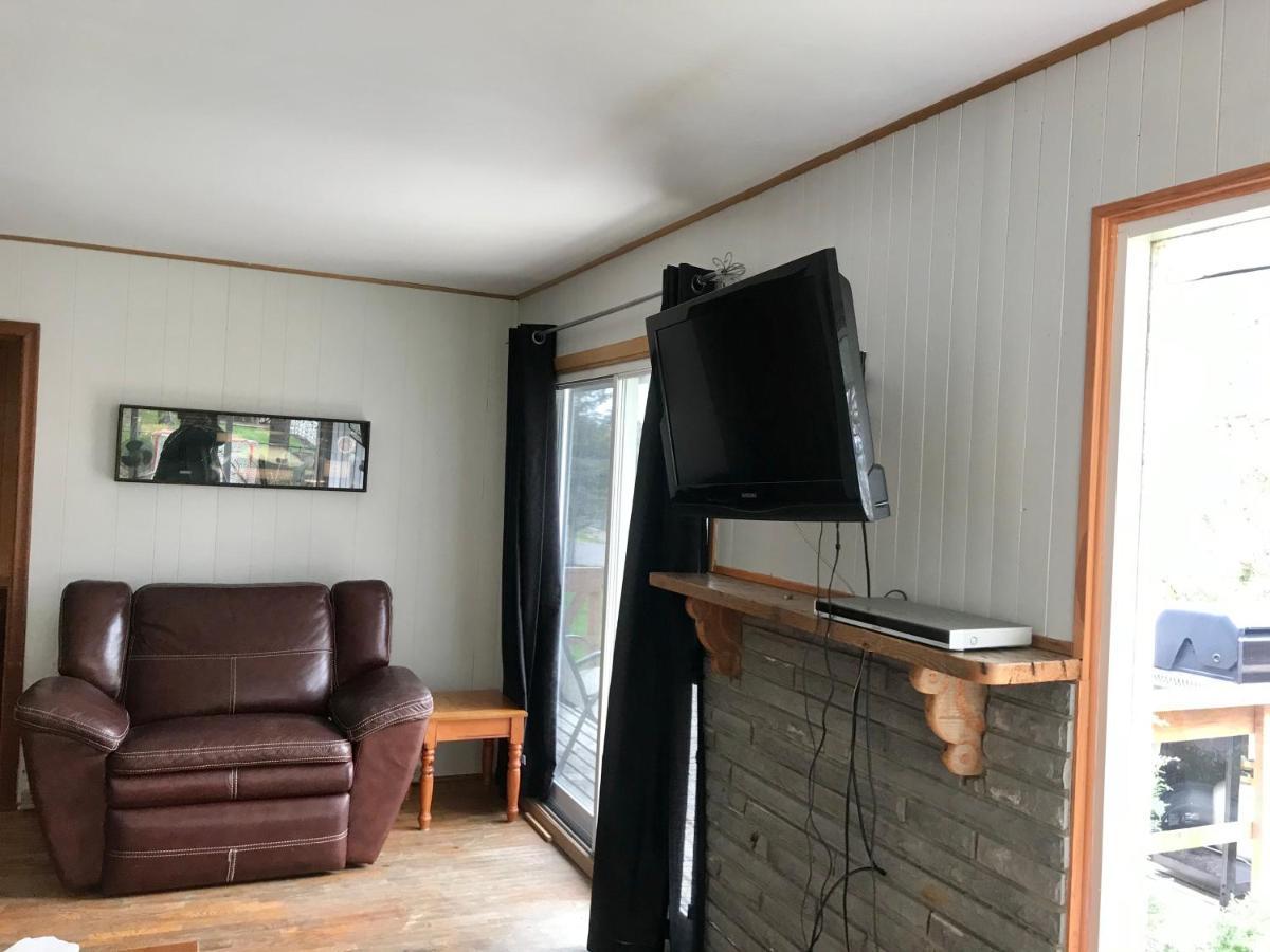 Merland Park Cottages And Motel Пиктън Екстериор снимка