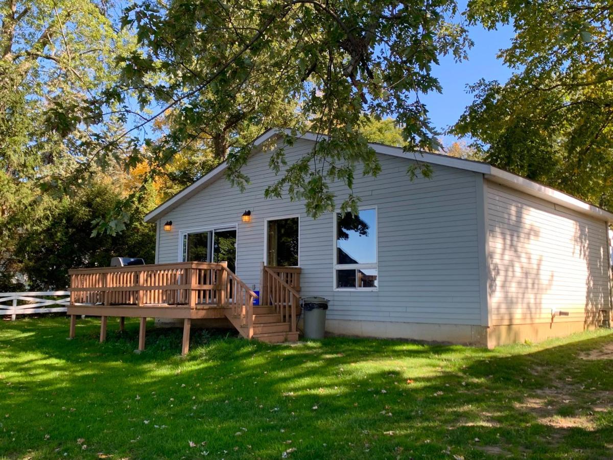 Merland Park Cottages And Motel Пиктън Екстериор снимка