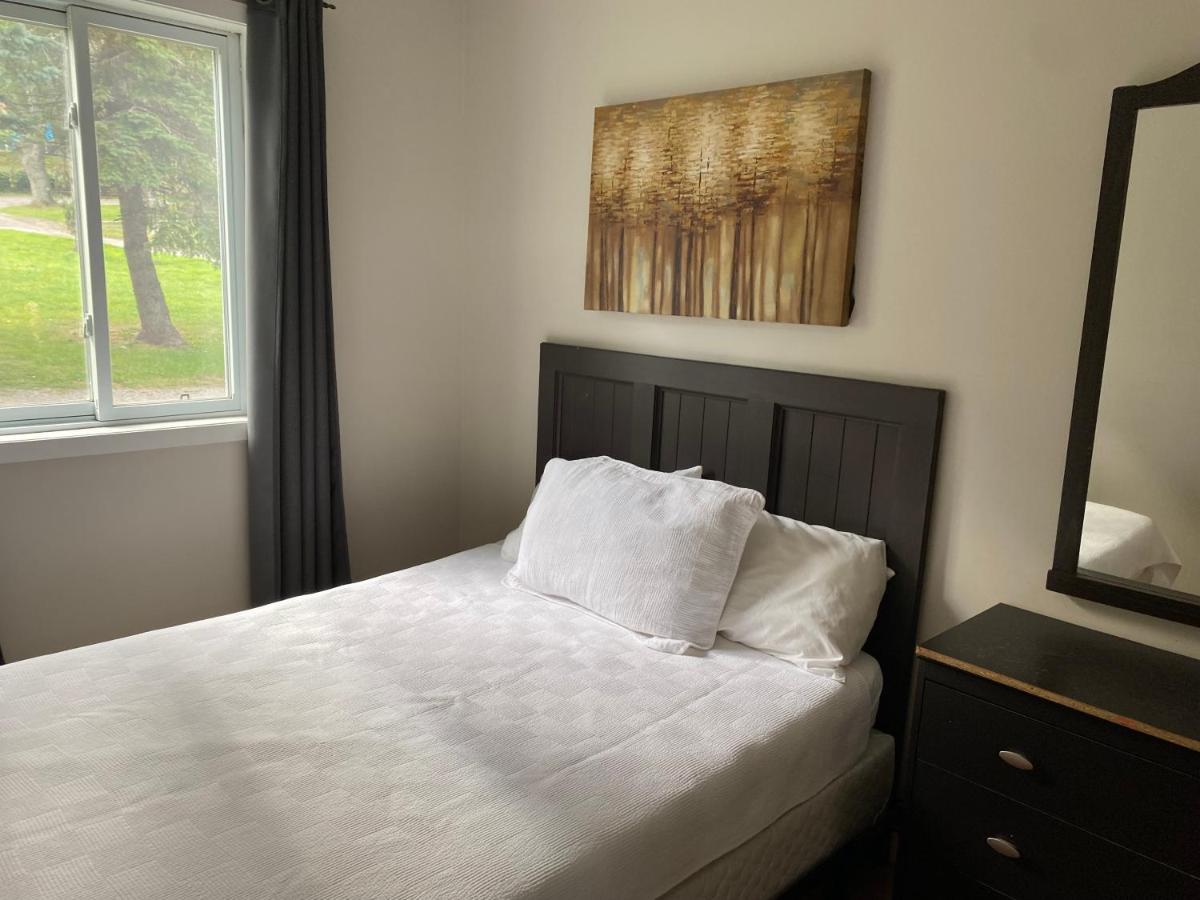 Merland Park Cottages And Motel Пиктън Екстериор снимка